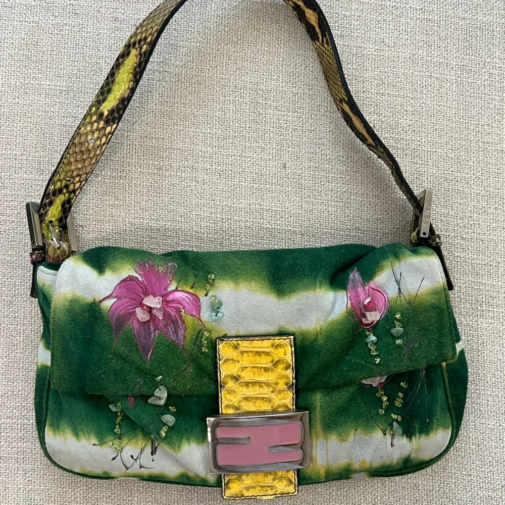 Fendi Baguette - Picture 4 of 7